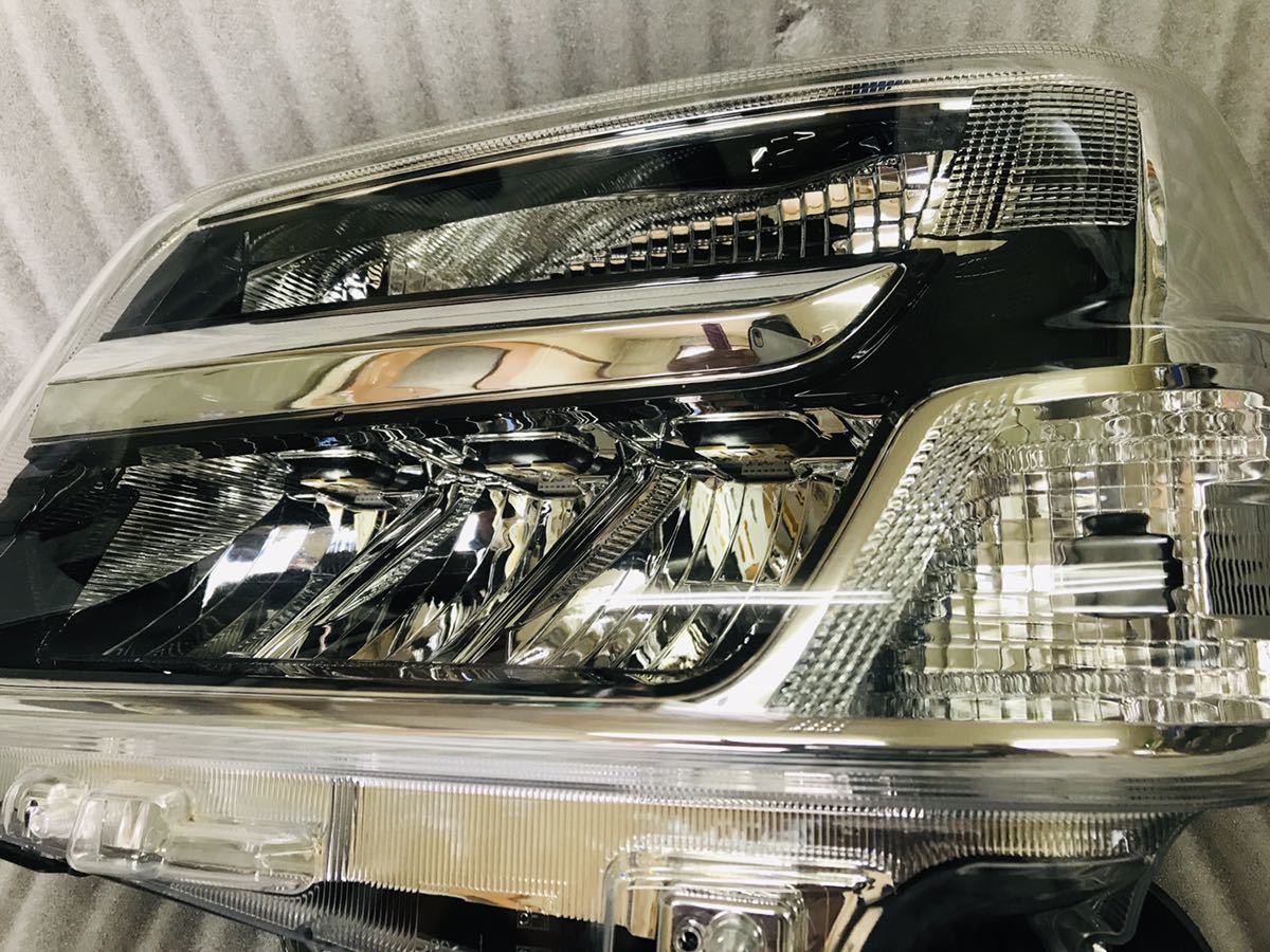 ダイハツ S321V S331V ハイゼットカーゴ 後期 左LEDヘッドライト 81170