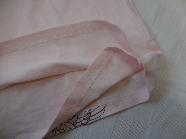 美品 NIKE　ナイキ Tシャツ ピンク M ベビーピンク 桜色 @5月限定送料無料 ネコポスで_前身ごろは２枚重ね