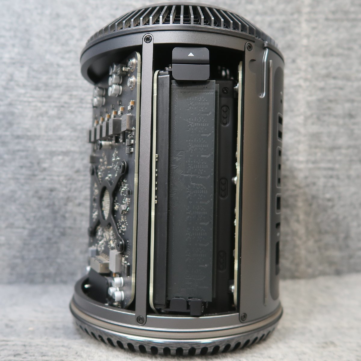 Apple Mac Pro A1481 (Late 2013) Xeon E5-1650 v2 3.5GHz 16GB