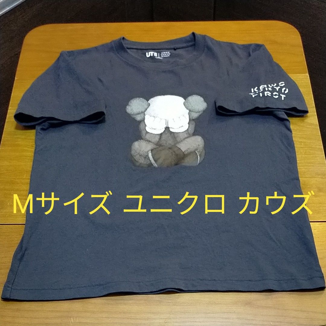  Mサイズ  Kaws UT Graphic Tee "Dark Gray"カウズ UT グラフィック Tシャツ "ダークグレー"