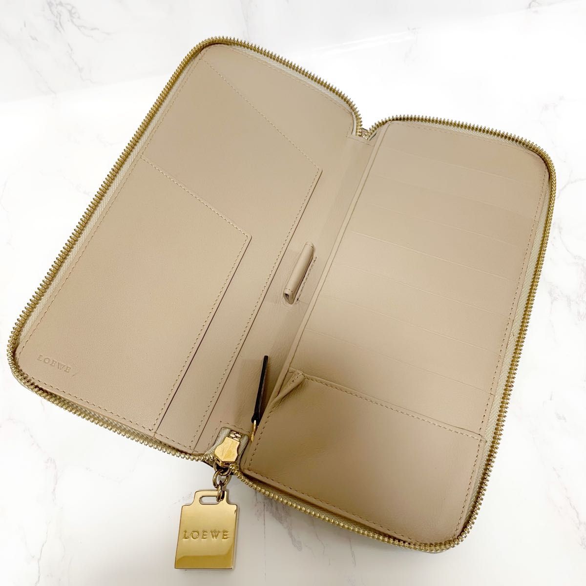 LOEWE ロエベ 長財布 ベージュ - 通販 - toptelha.net.br