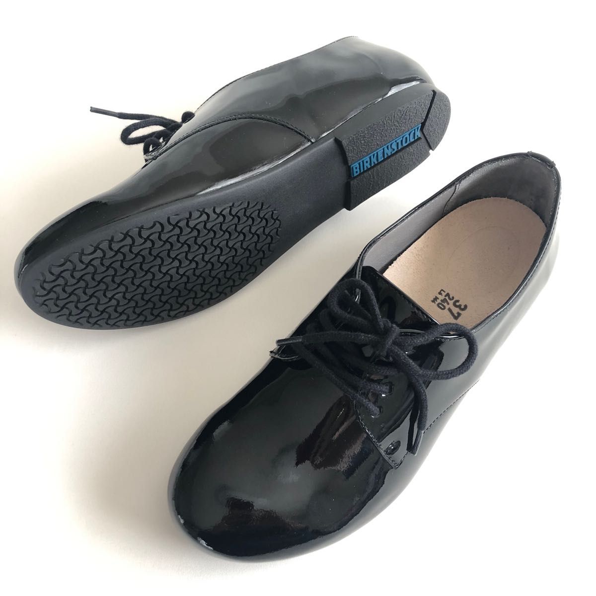ビルケンシュトックBIRKENSTOCK】未使用/ソーンダース/エナメル ビルケンシュトックBIRKENSTOCK】未使用/ソーンダース/エナメル