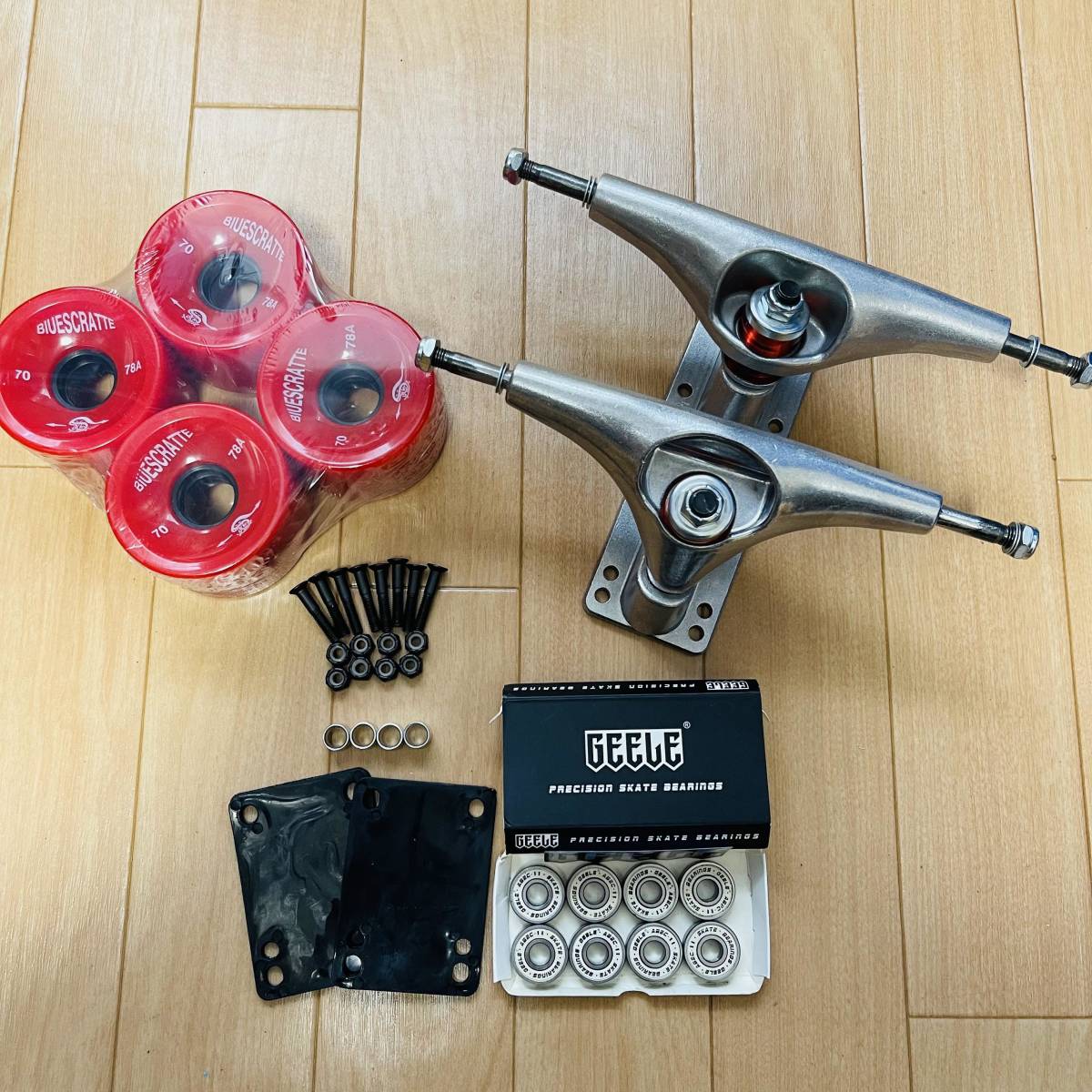 お得 サーフスケート CARVER カーバー CX4同機能トラック 70*51mmソフトウィール ABEC11ベアリング 足回りセット A