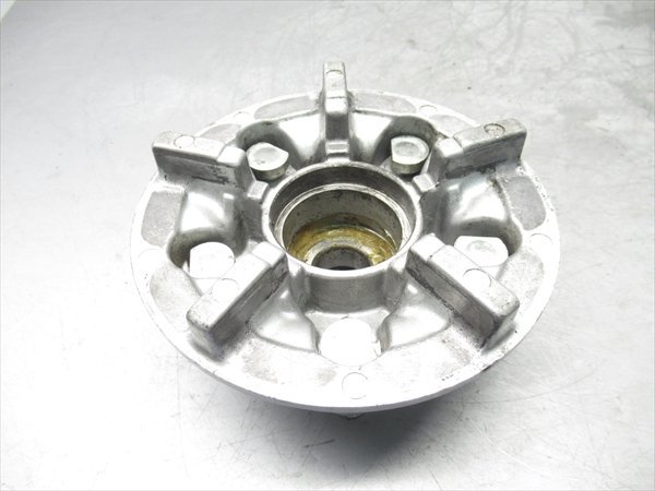 B1R5-0428 スズキ バンディット250VZ スプロケットハブ 純正品 【GJ77A-111～ (97年式 VCエンジン) 動画有】_画像7