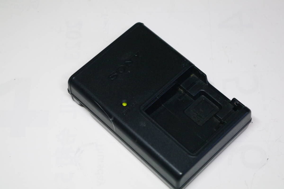 SONY original battery charger BC-CSD #JHC6