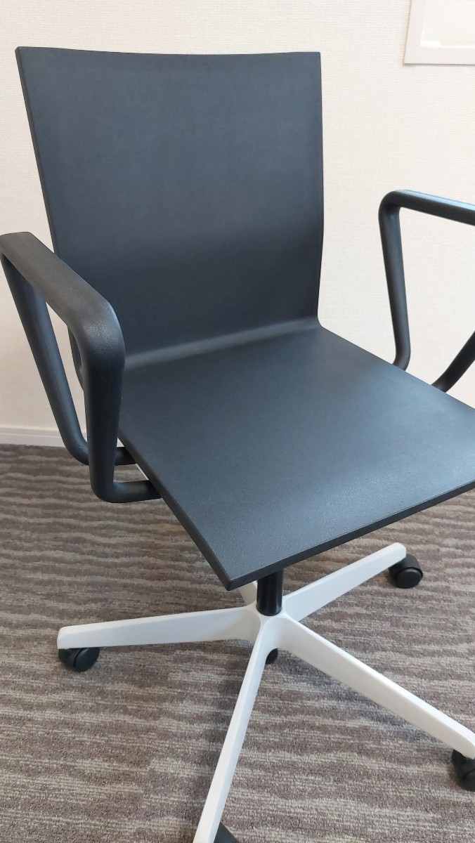 ヴィトラ ゼロフォー vitra. 04 オフィスチェア アームチェア 椅子 イス チェア キャスターチェア モダン SOHO デザイン 