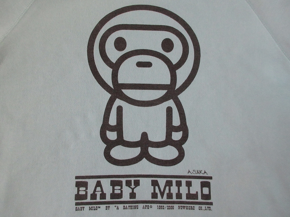 00\'s сделано в Японии A BATHING APE BABY MILO двусторонний пятно включая принт тренировочный S A Bathing Ape BAPE baby Mylo футболка обратная сторона ..