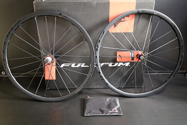 新品 FULCRUM Racing ZERO CMPTZN DB CULTベアリング アルミホイール最