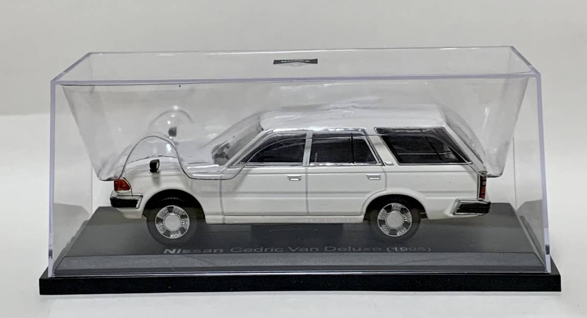 1/43 Nissan Cedric van Deluxe 1995 / white 