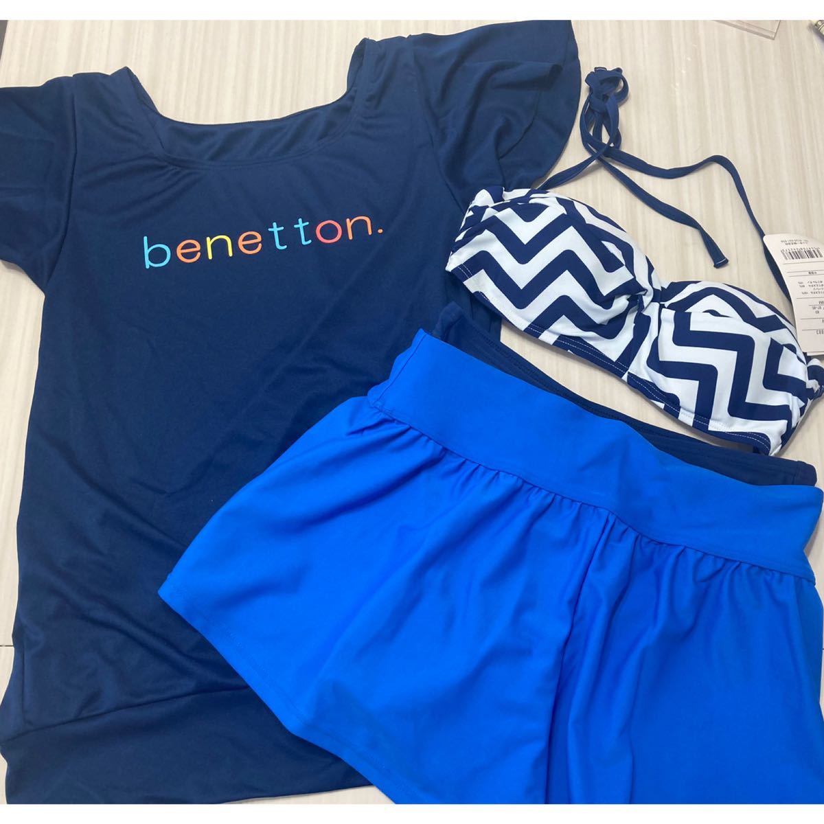 [ new goods ] Benetton / swimsuit 4 point set 