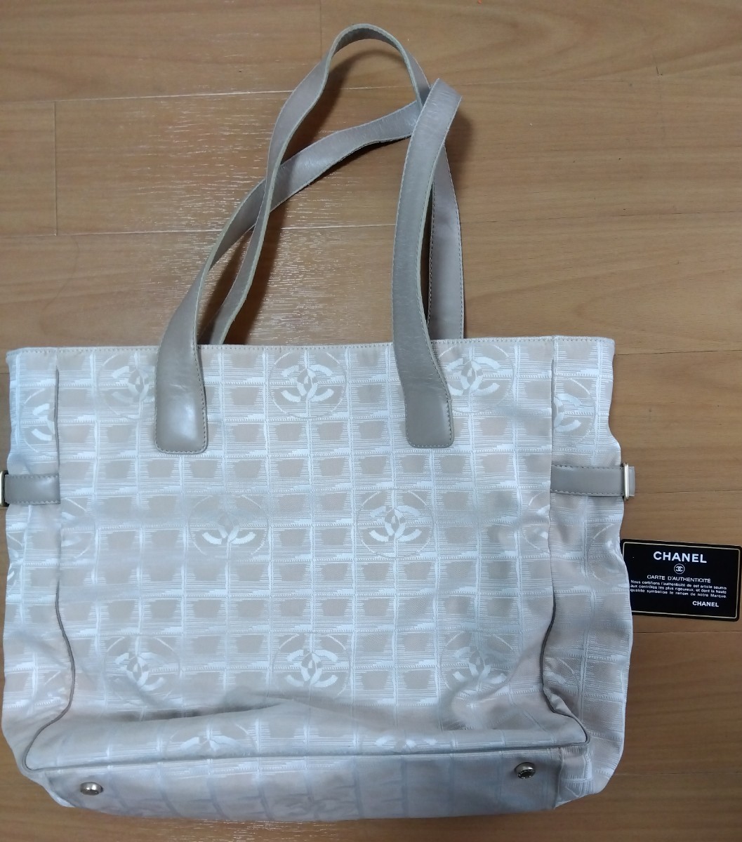 独特な店 プラダ PRADA □美品□ 1円 サフィアーノレザー AQ4055