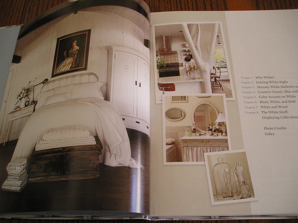 洋書・カントリーハウスの洗練された白いインテリアデザイン集・Country Living・Decorating with White _画像4