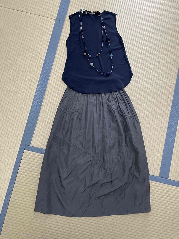 ⑤美品【 ヨーガンレール Jurgen Lehl 】シルク 絹 デザインスカート グレー ブラウン 系 ロング スカート 絞りデザイン M