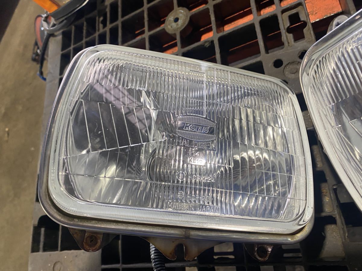 v234 Isuzu ga-la saec Blue Ribbon bus head light left right 