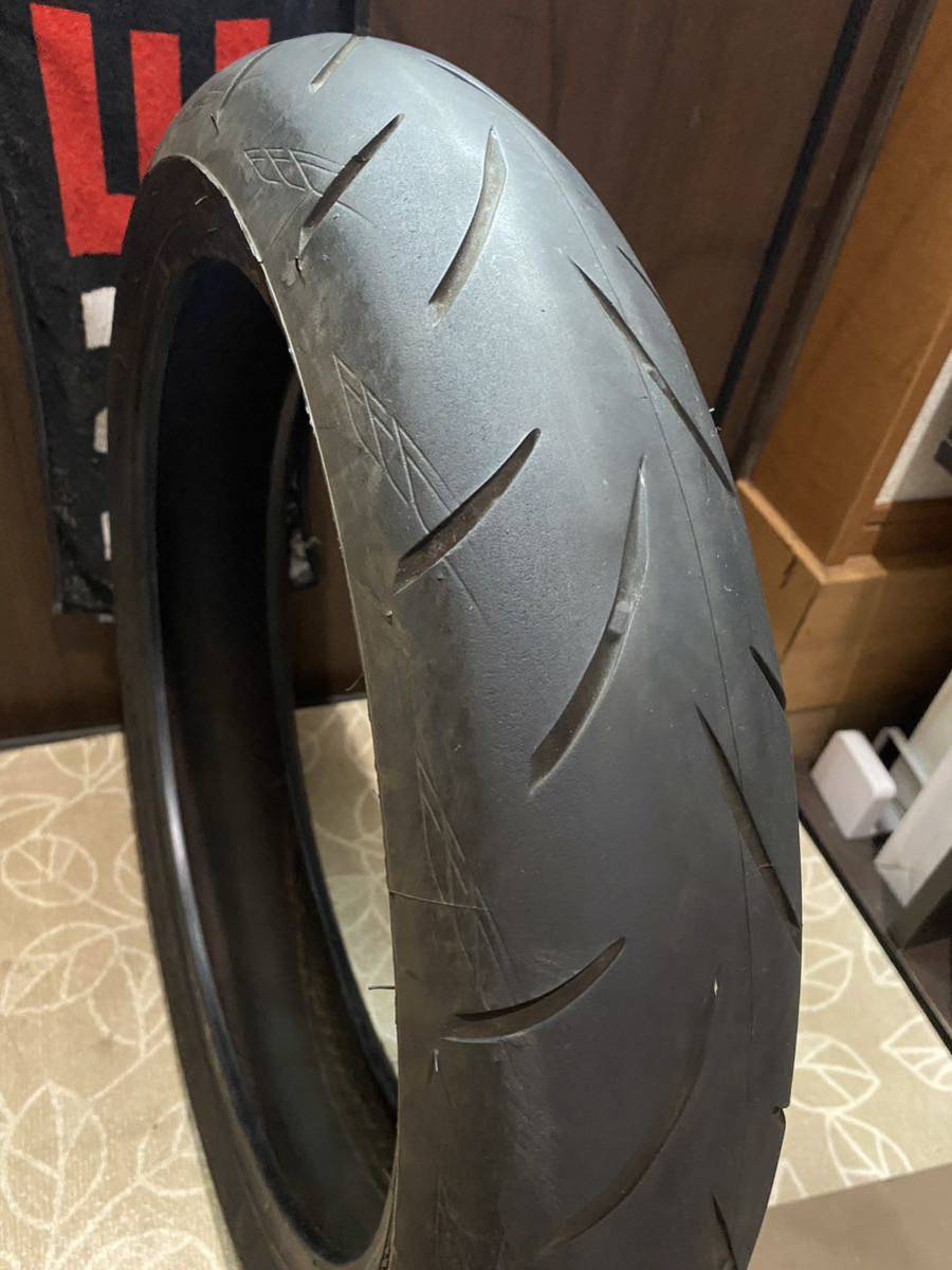 中古MCタイヤ BRIDGESTONE BATTLAX S21 120/70ZR17 ブリヂストン バトラックス ハイパースポーツ 120 70 17 4018 A2410_画像5