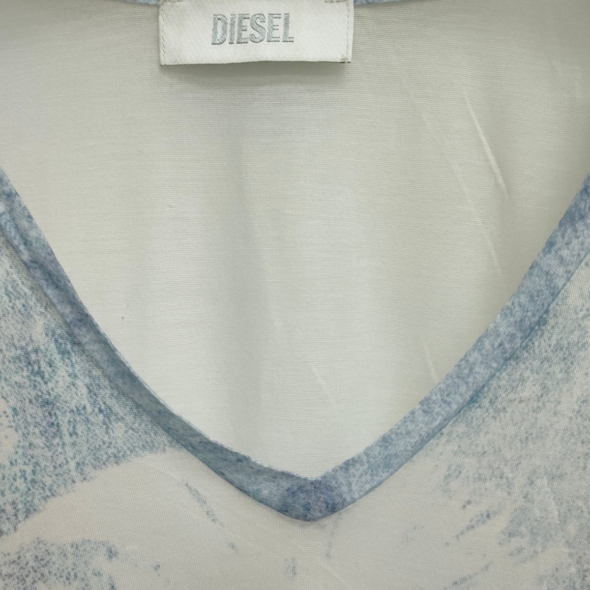 DIESEL / ディーゼル メンズ トップス VネックTシャツ フロントロゴ ブルー系×ホワイト 夏服 メッシュ 細見え Sサイズ相当 I-2162_画像2