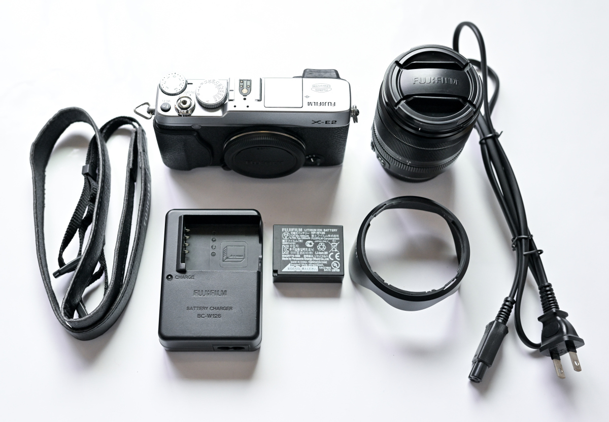 FUJIFILM X-E2 標準ズームレンズ XF 18-55mm 1:2.8-4 R LM OIS フジフィルム ミラーレスカメラ [品]