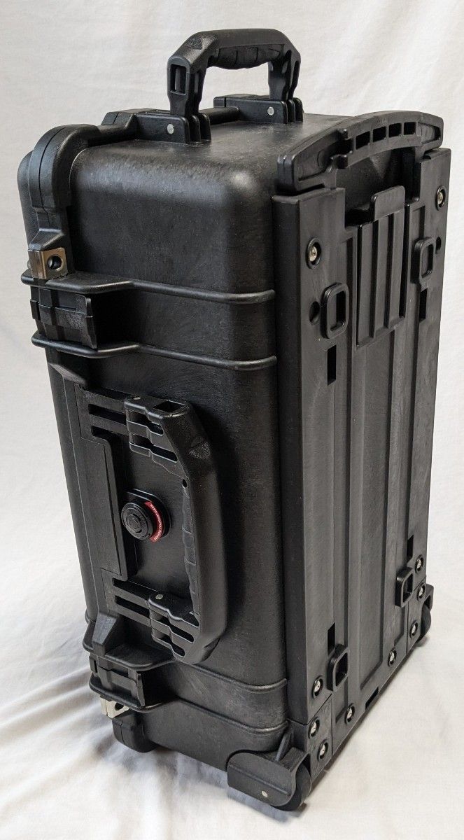新品・元箱入り ウレタンフォーム付きペリカンPELICAN 1510 ハード
