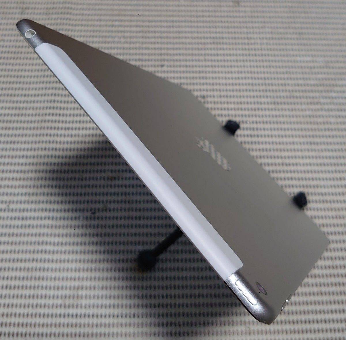完動品iPad Air2(A1567)本体16GBシルバーDOCOMO送料込｜PayPayフリマ