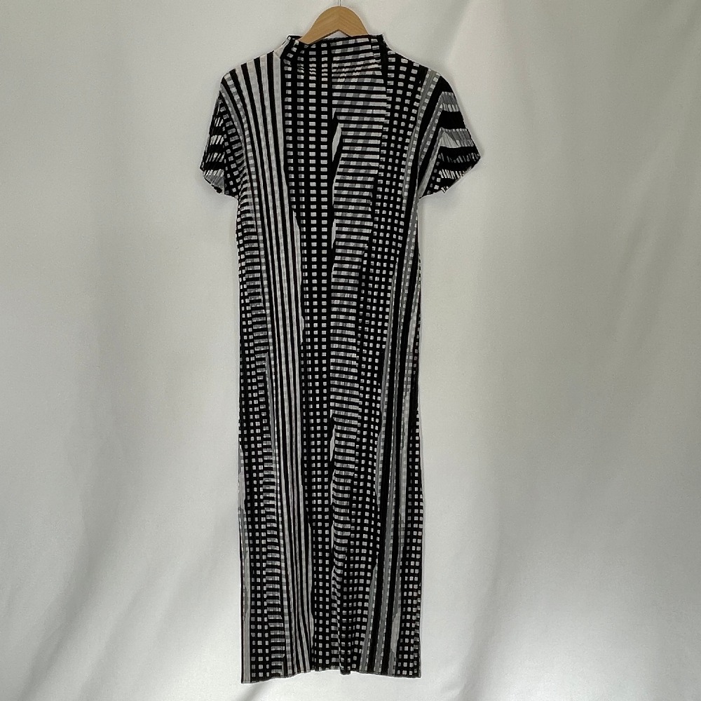 美品/ PLEATS PLEASE プリーツプリーズ PP33-JH854 総柄 プリーツ 半袖