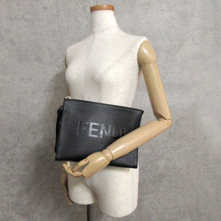 中古美品 フェンディ クラッチバッグ ロゴ フラット スリム 7VA491 ブラック FENDI リストレット付 2way セカンドバッグ 黒革 イタリア製_画像10