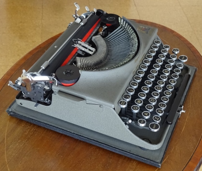 ＜ジャンク＞ Imperial Good Companion インペリアル タイプライター 1952年製造 イギリス製の画像4
