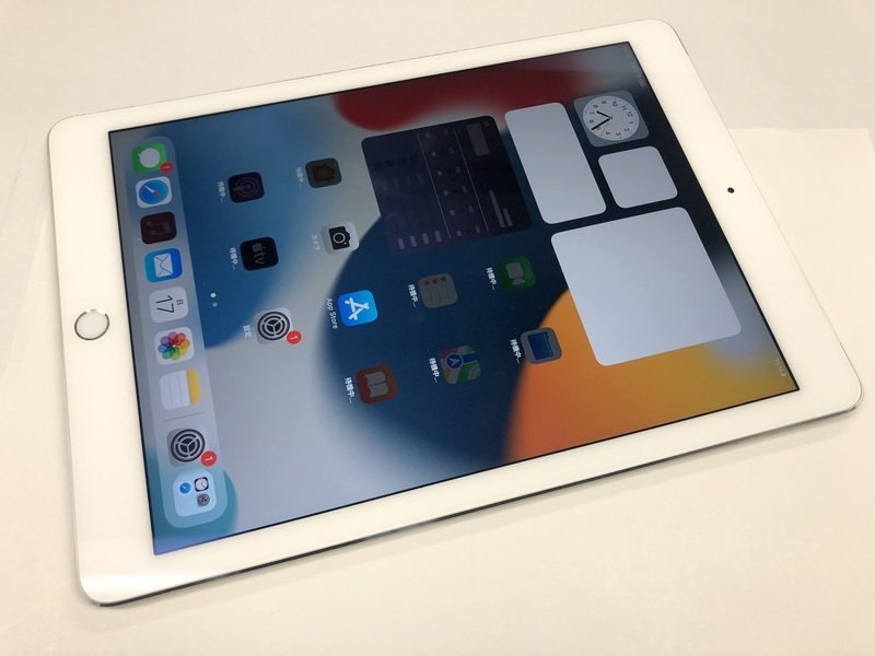 独特な 再CL776 SoftBank iPad Air 第2世代 Wi-Fi+Cellular 64GB シルバー 判定○ iPad本体