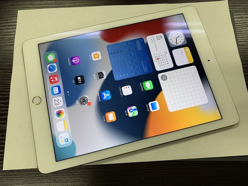 女性が喜ぶ♪ Wi-Fi+Cellular 第2世代 Air iPad au DI378 A1567 判定