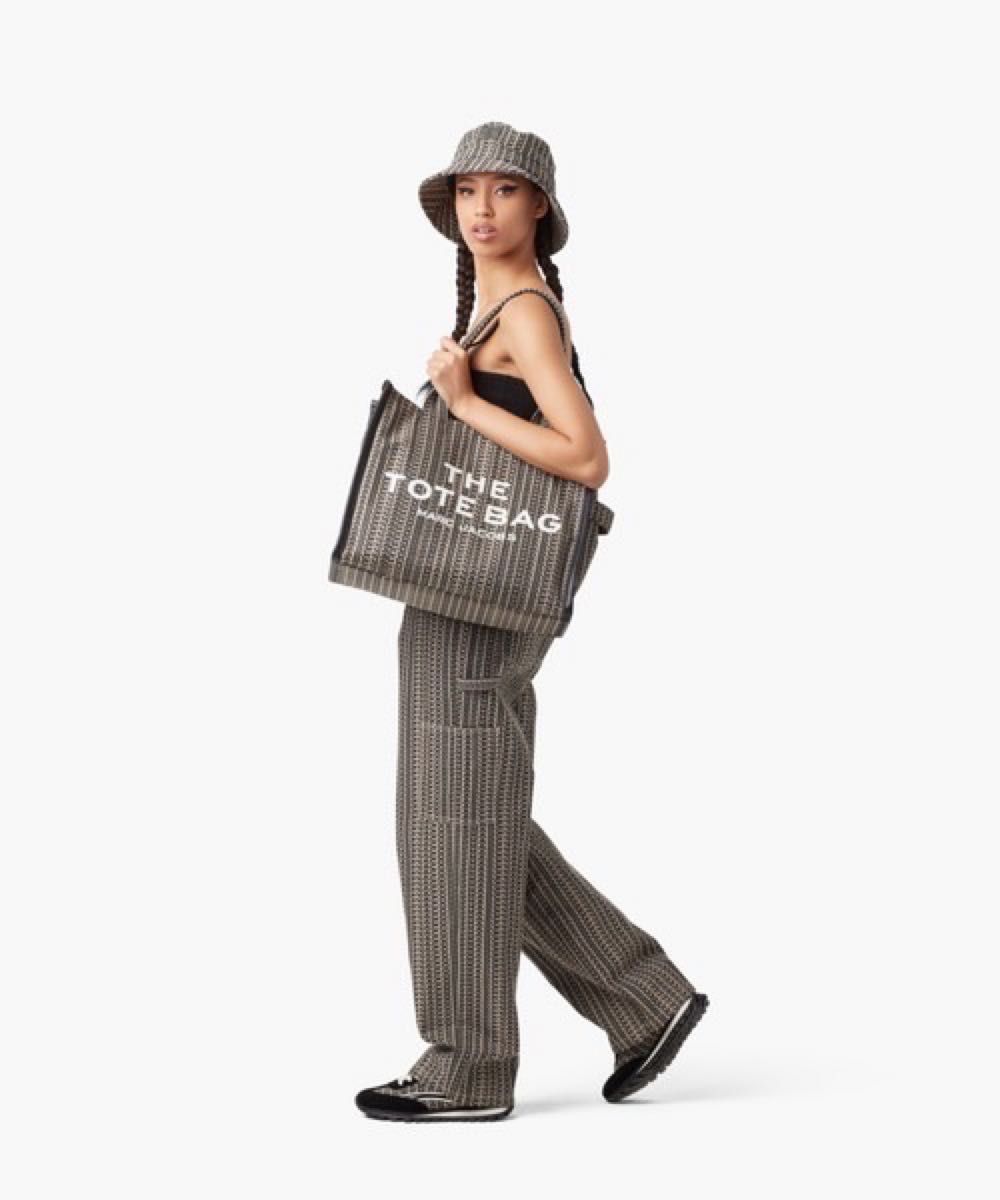 新品】マークジェイコブス ザ モノグラム ラージ トートバッグ MARC