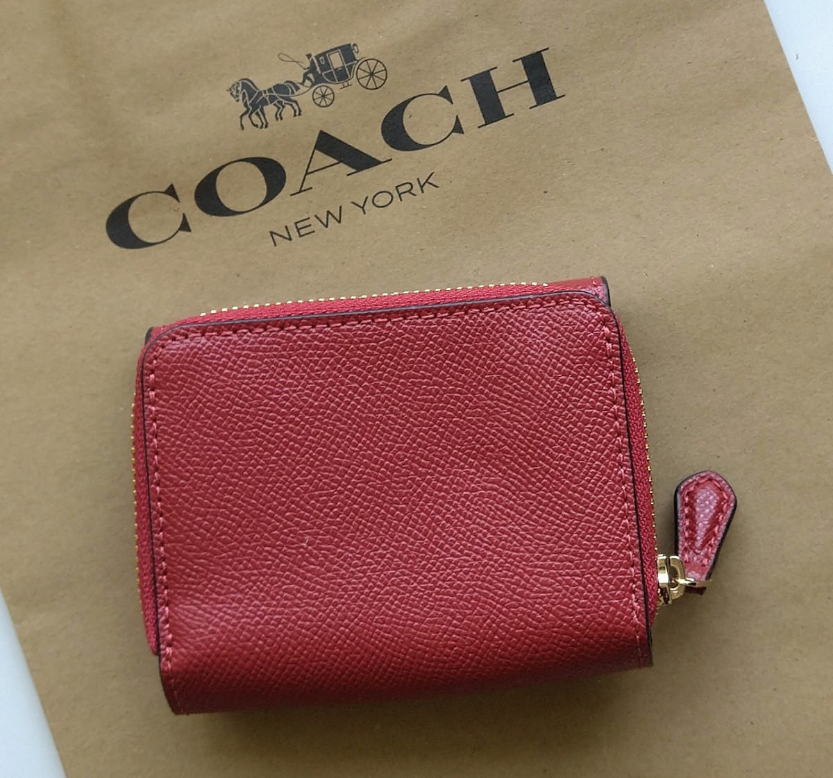 【新品】coach コーチ 三つ折り財布　レッド　ワイン