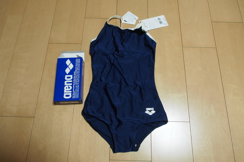 未使用新品 アリーナ女子水着 ARN75W サイズO ネイビー・白パイピング