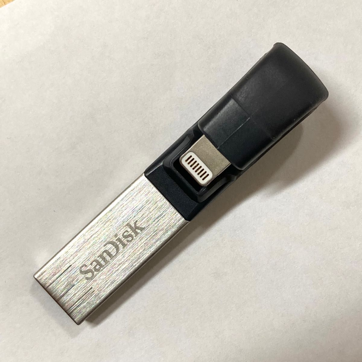 64GB iXpand Slim フラッシュドライブ SanDisk サンディスク SDIX30