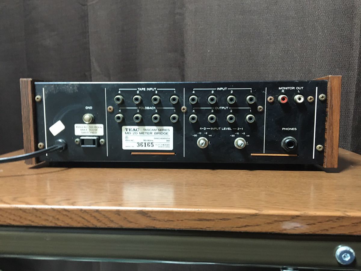 ビンテージ動作品】 TEAC 4連VUメーター MB-20 TASCAM シリーズ ビンテージ動作品】 TEAC 4連VUメーター MB-20 TASCAM シリーズ