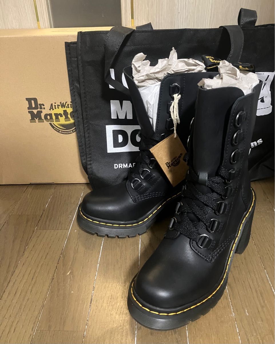 Dr.Martens ドクターマーチン CHESNEY 8 タイ ブーツ 厚底ヒールブーツ BLACK 26701001