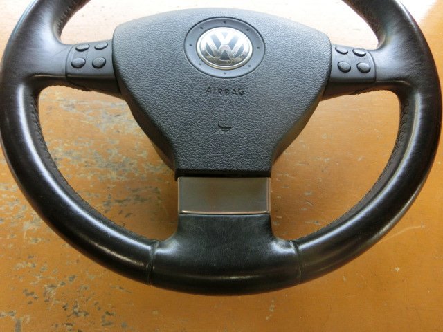 VW ティグアン ハンドル 平成21年 ABA-5NCAW レザー ホーンパッド付 ステアリングホイール 2009y トラック＆フィールド 10.5万k_画像5