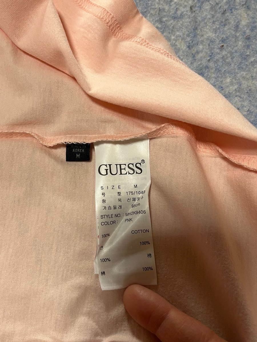 [美品] GUESS レディース　半袖Tシャツ　サイズM サーモンピンク色