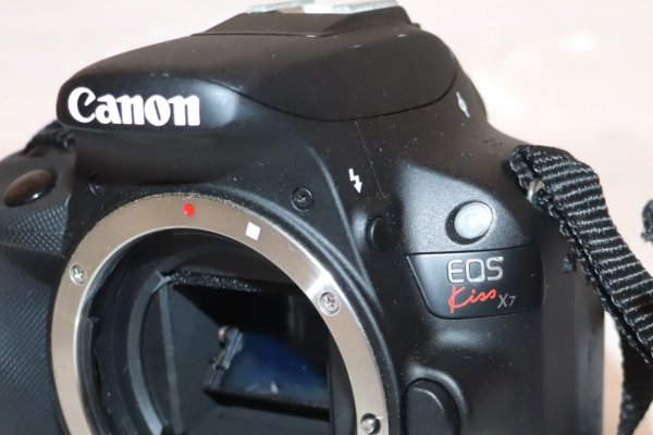 [No.05-27] camera Canon [Canon EOS Kiss X7]