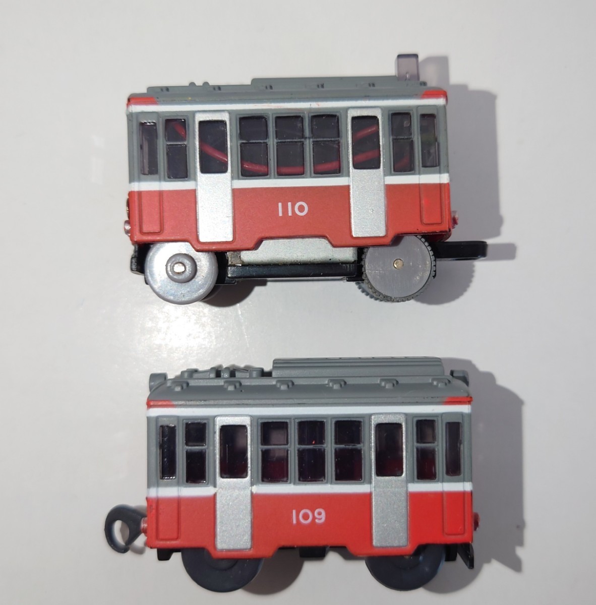 カプセルプラレール 箱根登山鉄道 モハ2形 赤 モーター車 中古品 カプセルプラレール 箱根登山鉄道 モハ2形 赤 モーター車 中古品