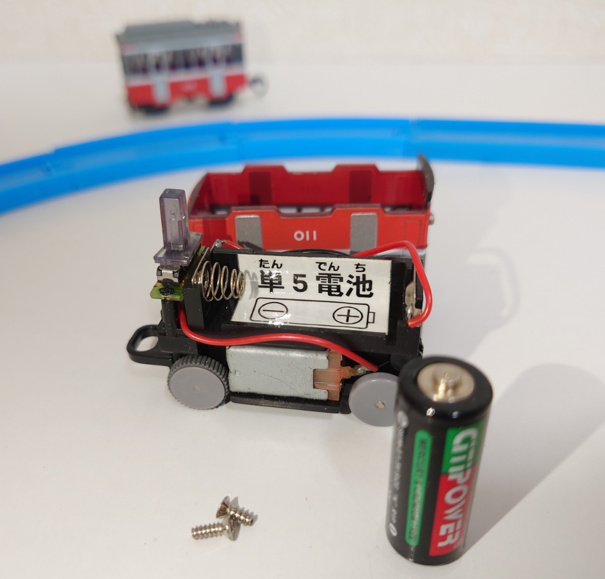 カプセルプラレール 箱根登山鉄道 モハ2形 赤 モーター車 中古品 カプセルプラレール 箱根登山鉄道 モハ2形 赤 モーター車 中古品