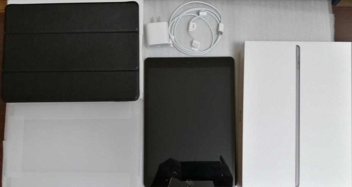 美品 iPad 第9世代 Wi-Fi 64GB MK2K3J/A スペースグレイ ソフトケース