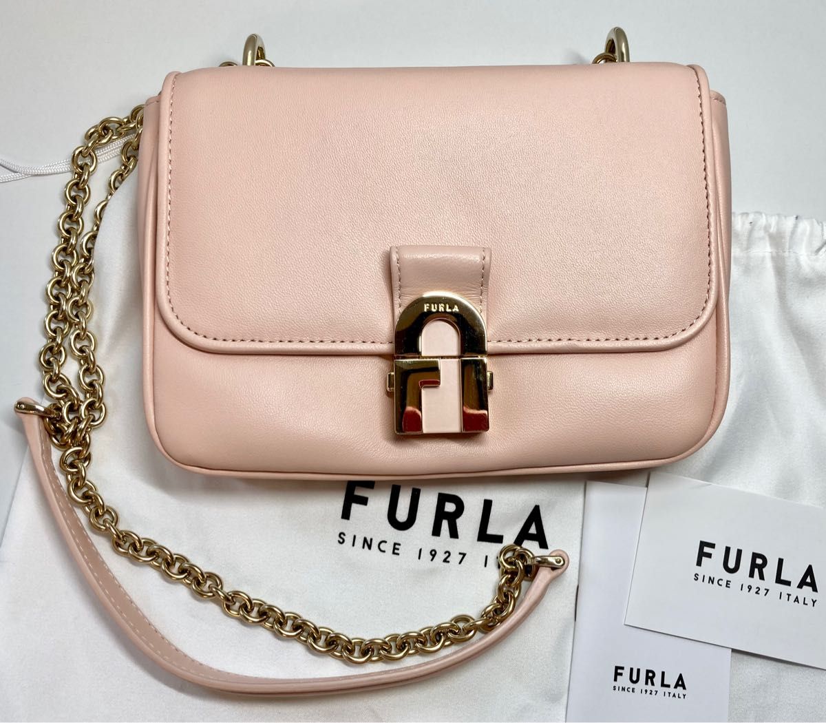 ☆美品☆ FURLAフルラ ショルダーバッグ COSYレザー クロスボディ ピンク ショルダーバッグ　品番BZY3PIL