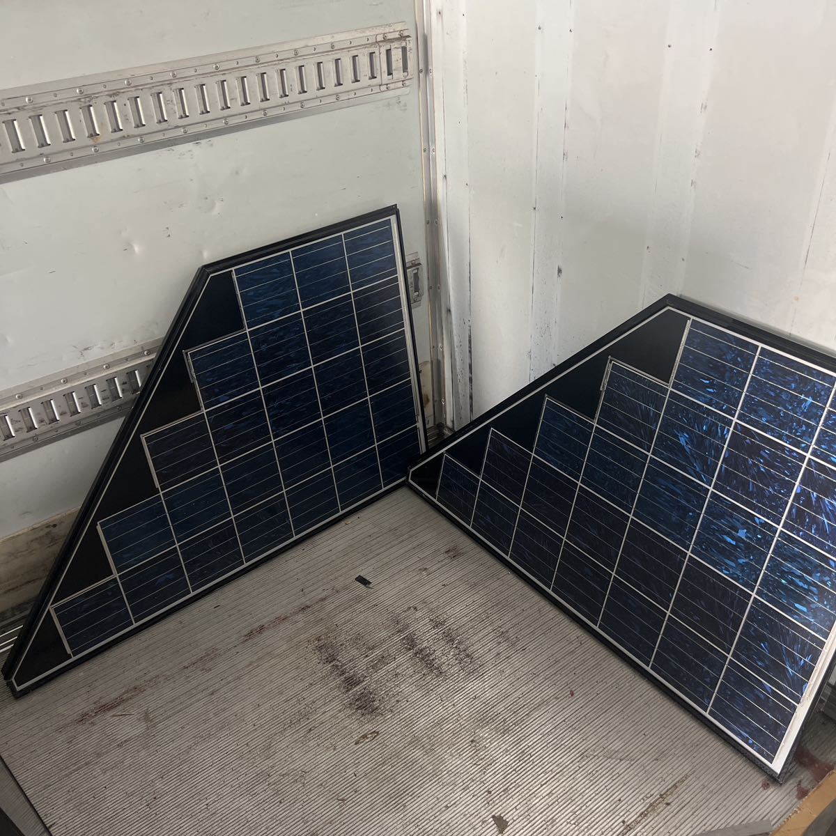 千葉 中古扱 未使用品 90w×2 国産ソーラーパネル 太陽光発電 千葉 中古扱 未使用品 90w×2 国産ソーラーパネル 太陽光発電
