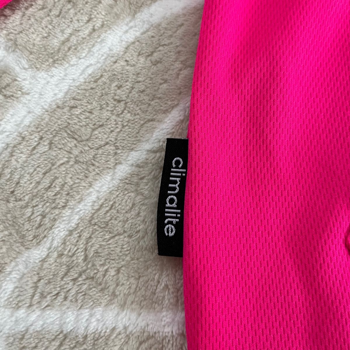 adidas 女の子 袖ロゴ 薄手 メッシュジップアップパーカー130ピンク