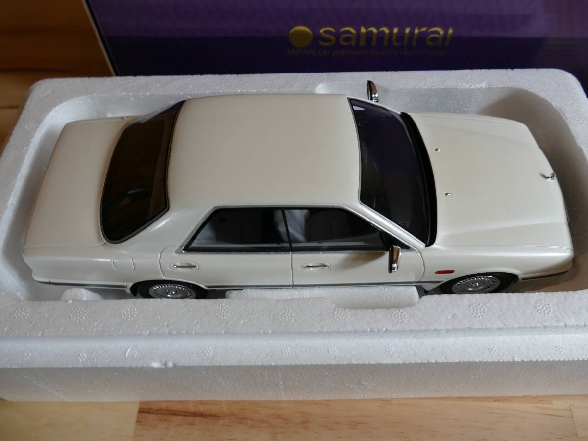 KYOSHO 京商 1/18 SAMURAI Cedric CIMA Y31 KSR18026W 日産 KYOSHO 京商 1/18 SAMURAI Cedric CIMA Y31 KSR18026W 日産