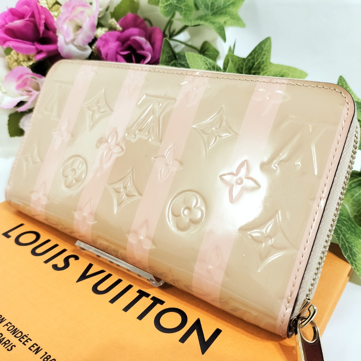 【美品】 正規品 ルイヴィトン 長財布 ヴェルニ ジッピーウォレット レイユール LOUIS VUITTON ストライプ ラウンドファスナー エナメル