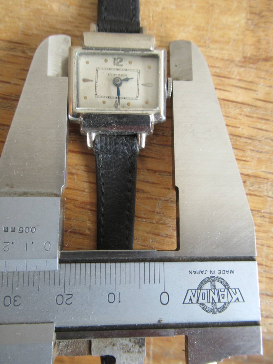 シチズン　昭和前期　手巻き式女性用腕時計　サンプラチナケース　昭和国産機械式　トップハット型