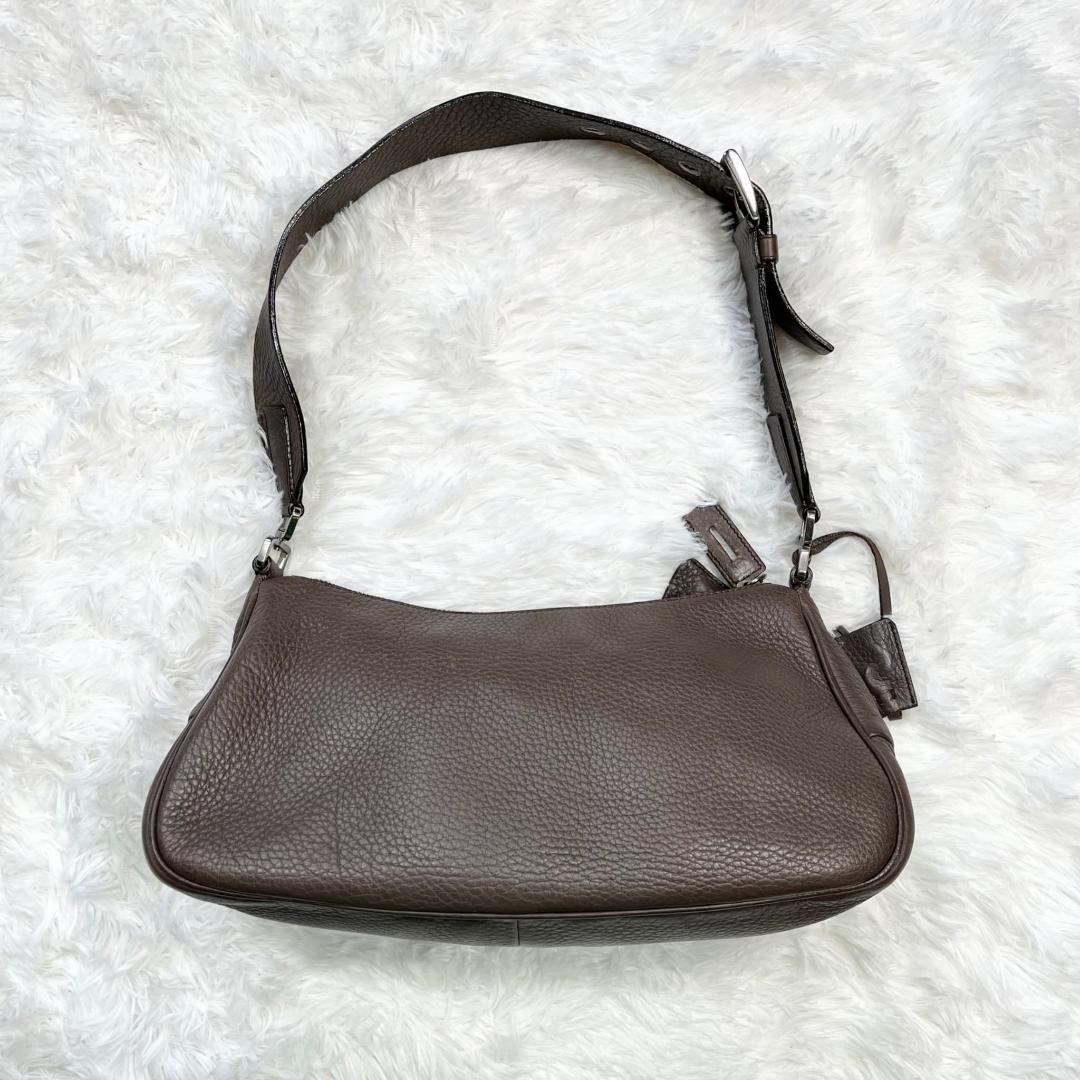 最安値で ブラック 極美品 PRADA プラダ 鍵付 シボ革 セミショルダー