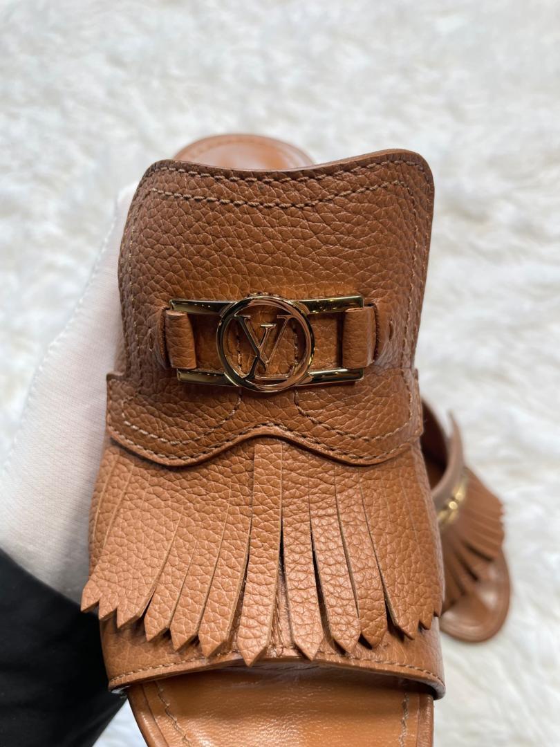 LOUIS VUITTON ミュール サンダル フリンジ LVロゴ ゴールド金具