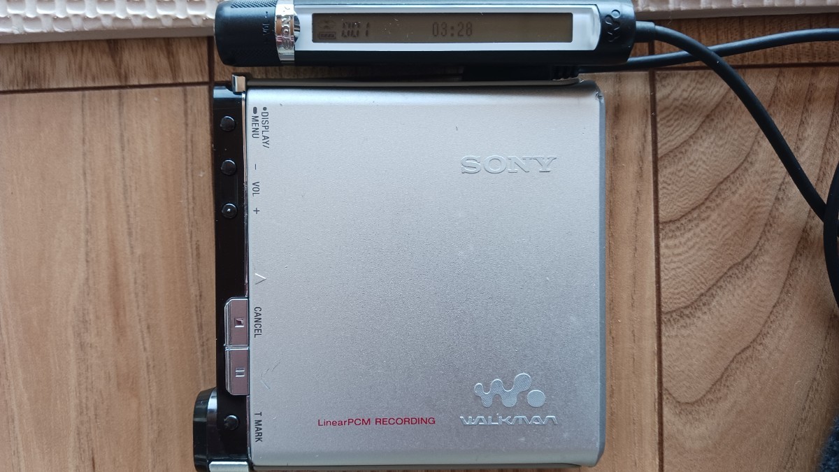 ☆美品☆ SONY Hi-MD WALKMAN MZ-RH1 ソニー ウォークマン MD