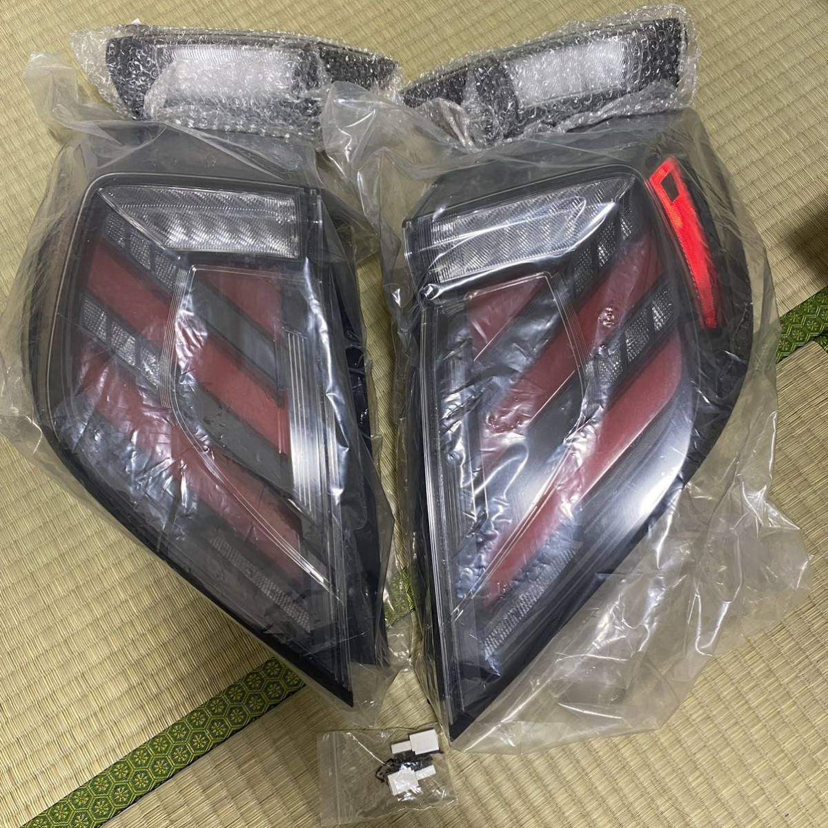 無限 MUGEN テールランプ シビック ハッチバック FK7 タイプR 無限 MUGEN テールランプ シビック ハッチバック FK7 タイプR